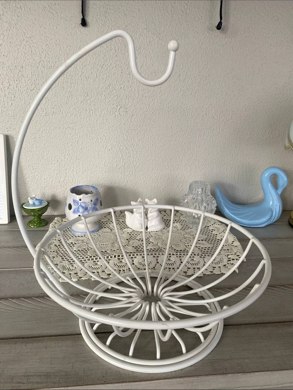 White fruit holder